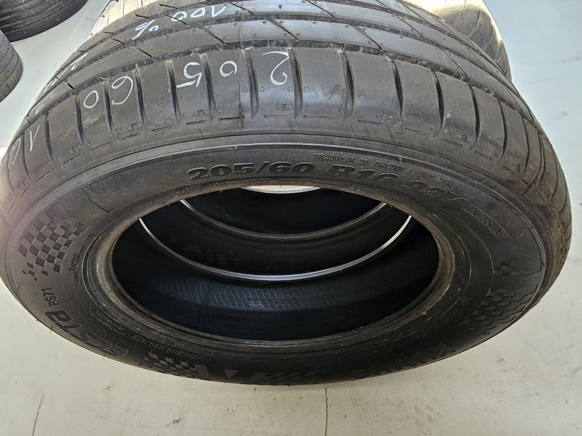 205/60R16 KUMHO Ecsta R571 NOWE Lato