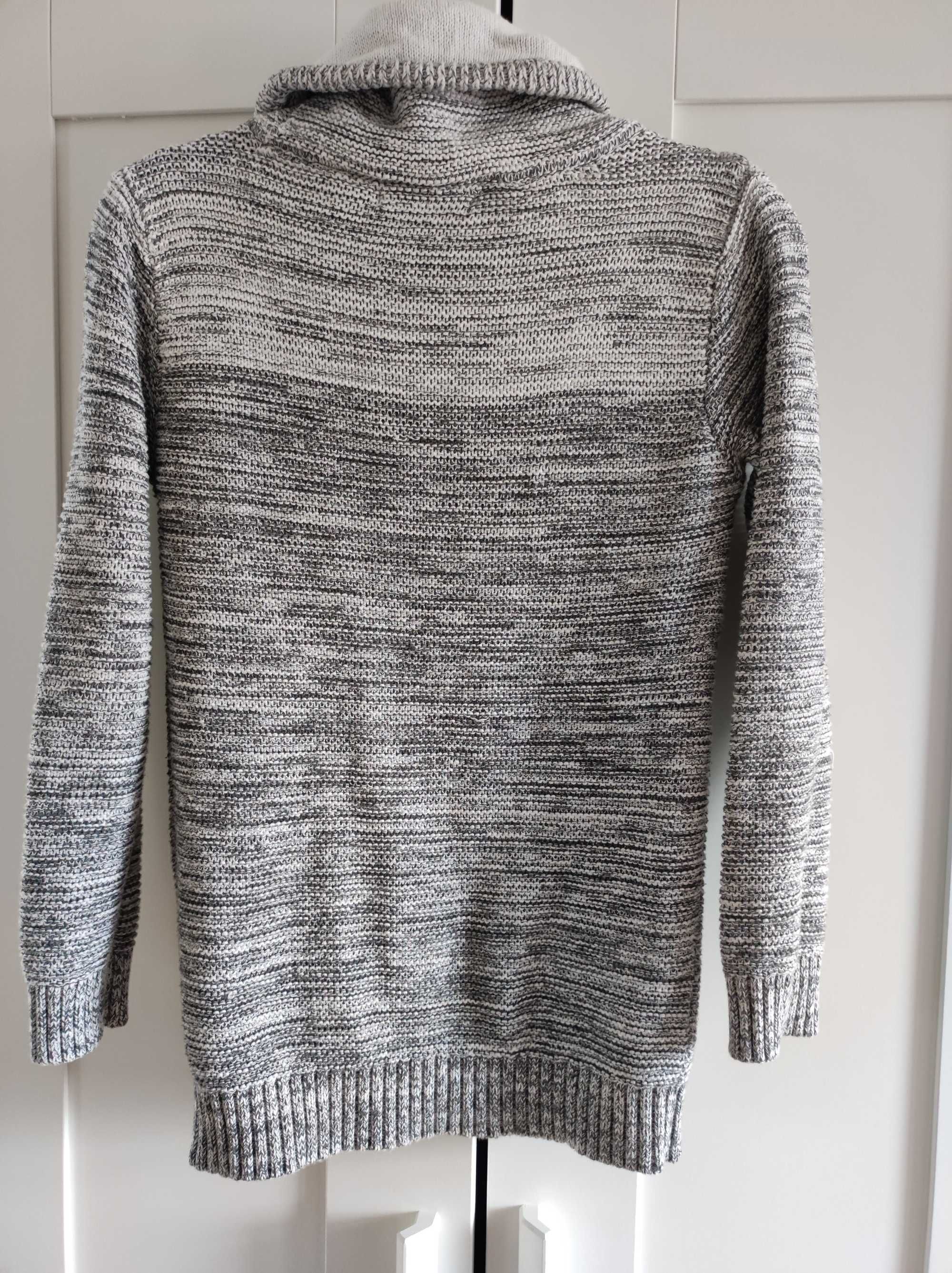 Reserved sweter r. 134