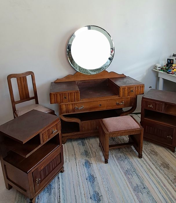 Conjunto quarto antigo, toucador, 2 mesinhas cabeceira, cadeira e banq