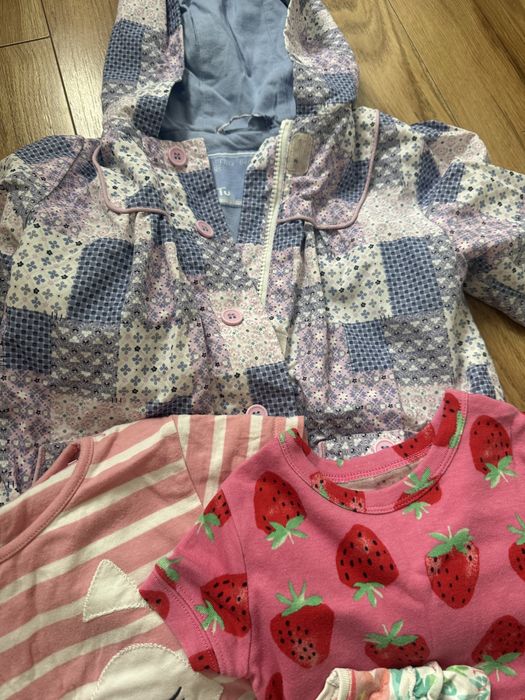 Отдам вещи 2-3 годика и игрушки