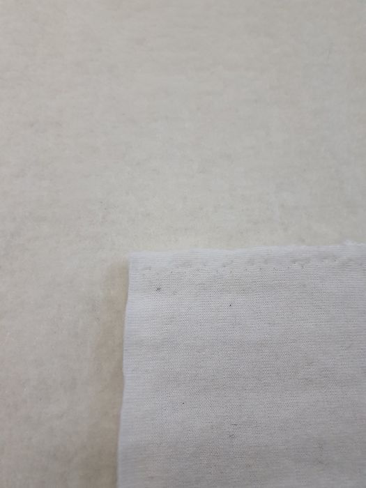 Tkanina grubsza z włosem szer.150 cm.