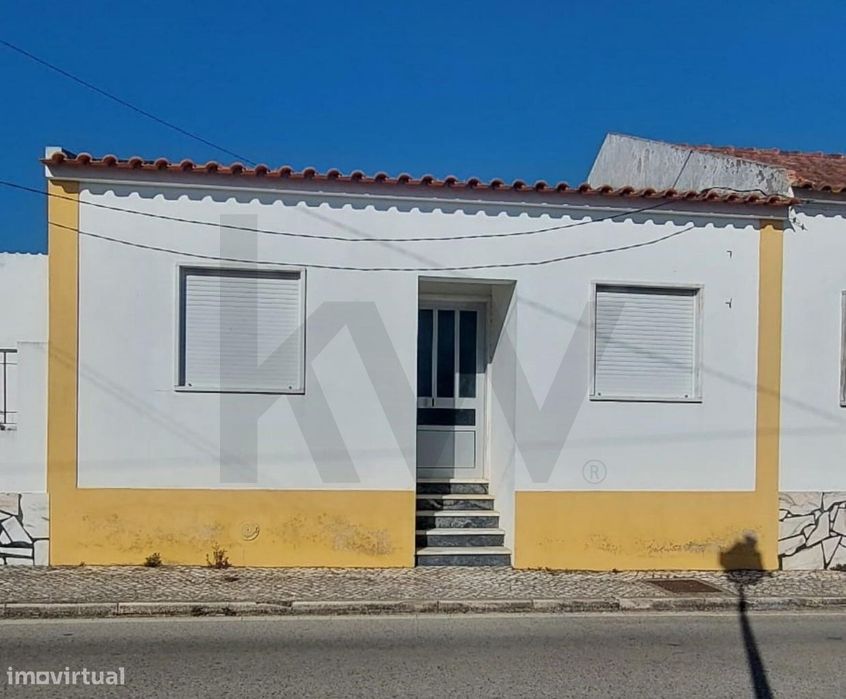 Dois Imóveis Urbanos em Vila Nova de São Pedro