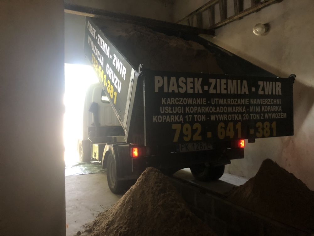 Mała wywrotka kipper transport ziemia beton gruz piasek żwir kruszywo