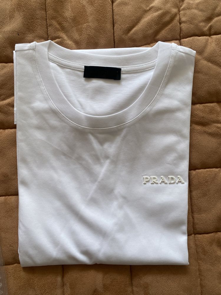 T-shirt Prada!!!