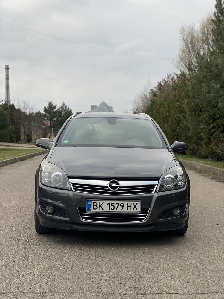 Opel Astra H COSMO