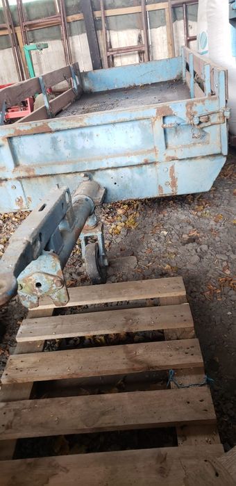 Przyczepka rolnicza jednoosiwa