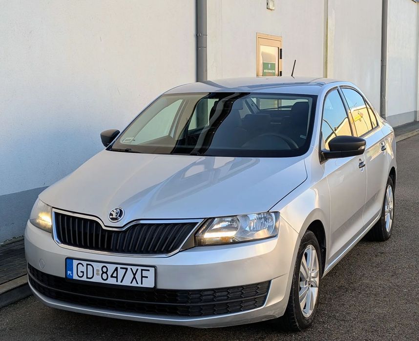 Skoda RAPID Sedan TDI Salon Polska Bez wkładu Światła LED Klimatyzacja Czujniki