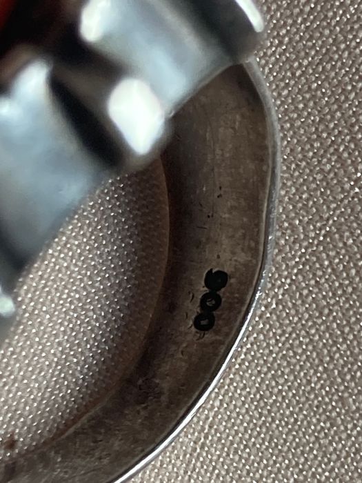 Stary duży srebrny pierścionek z koralem