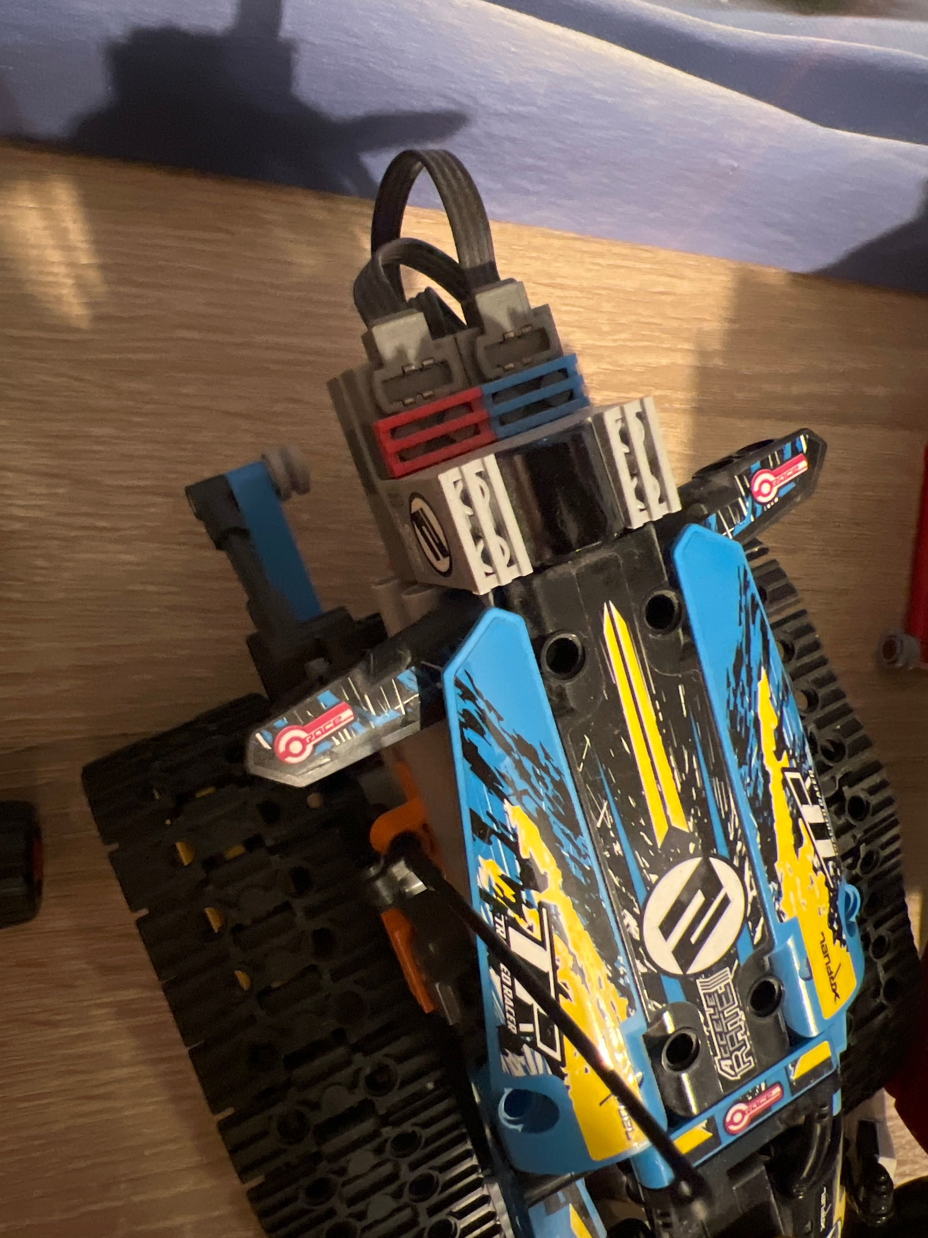 Lego Technic 42095 Sterowana wyścigówka