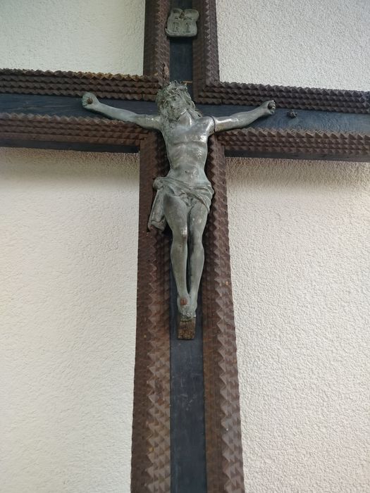 Stary duży drewniany krzyż tramp art