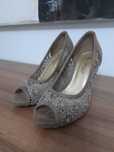 Sapatos de salto