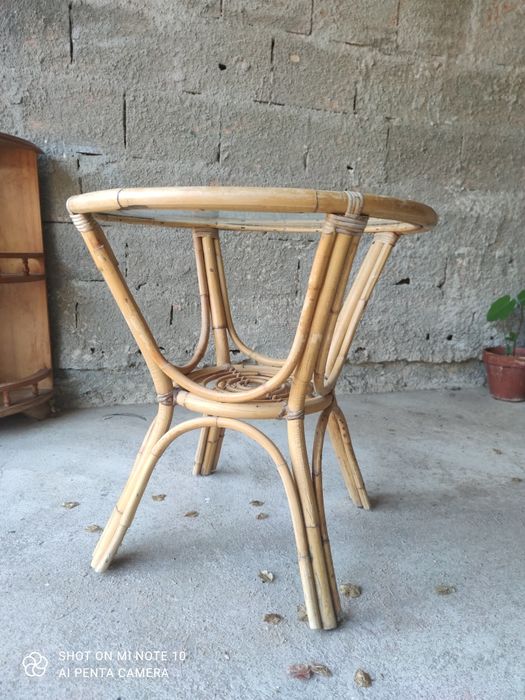 Mesa de apoio em bambu