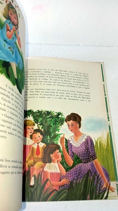 Alice no País das Maravilhas - Verbo Infantil