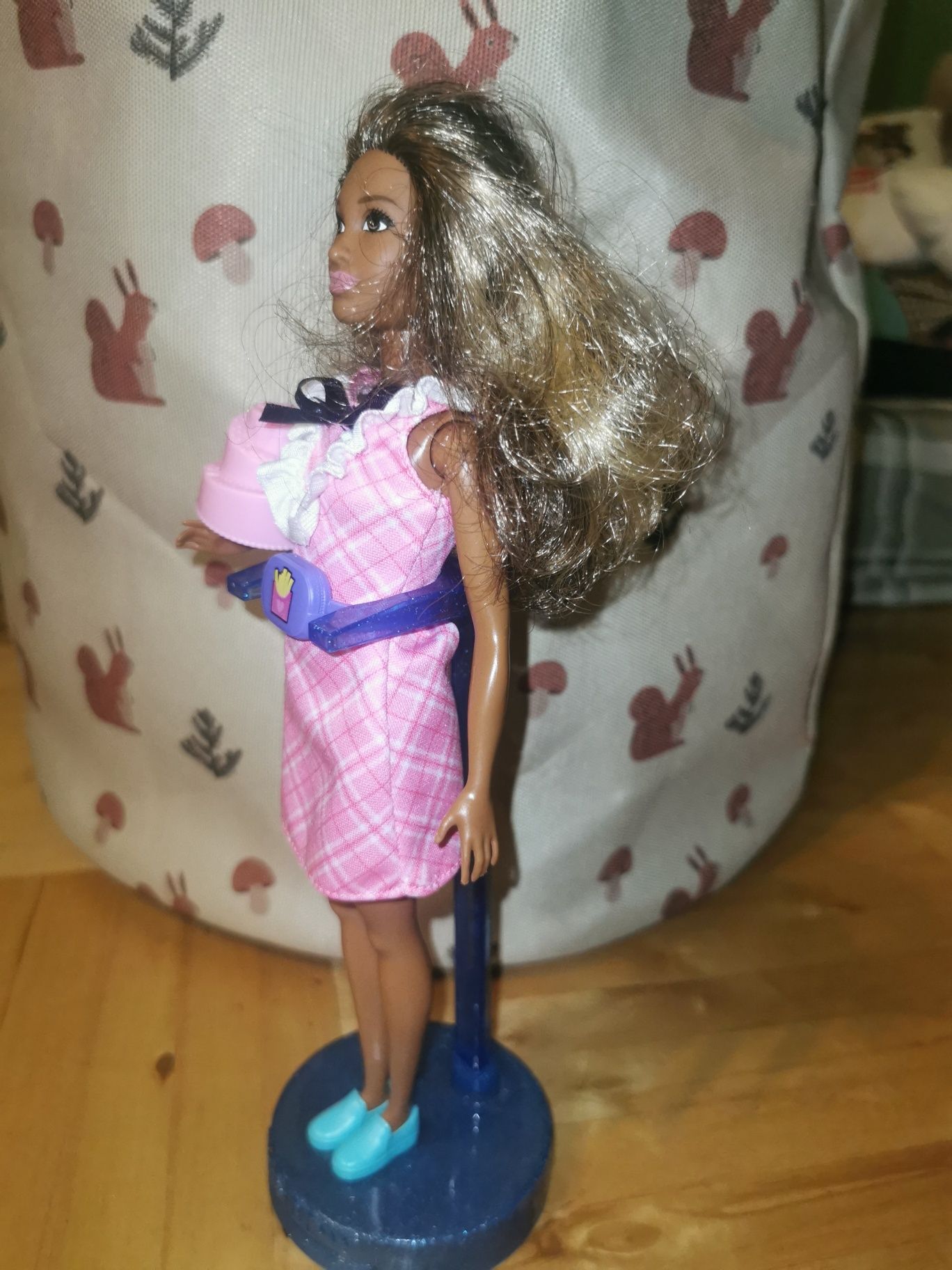 Barbie z tortem i nerką