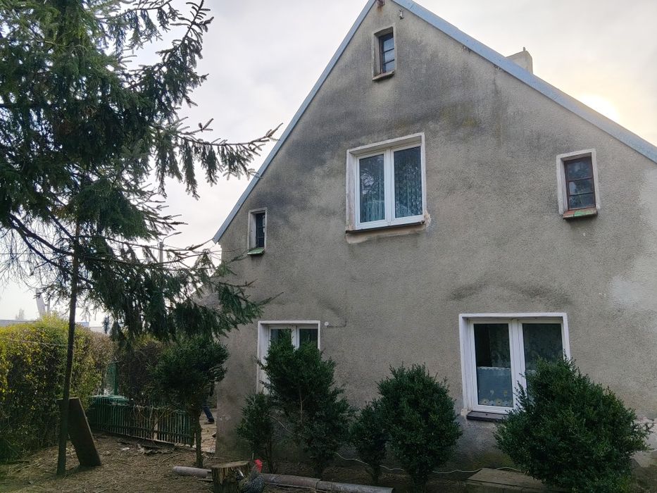 Dom wolnostojący z zabudowaniami w Gęsińcu