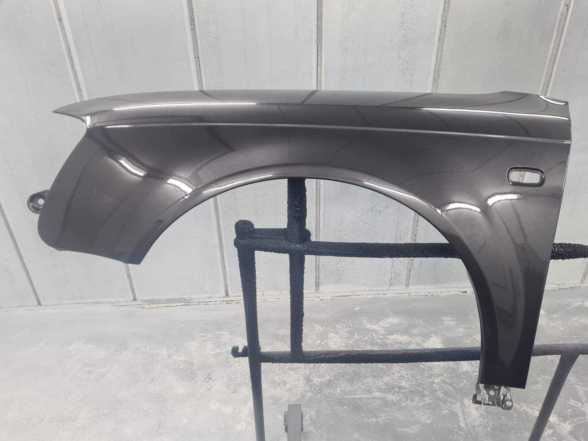 Błotnik AUDI A4 B7 04-08r kolor LZ7L NOWY OCYNK