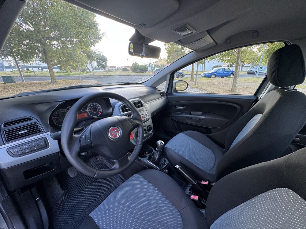 Fiat Grande Punto 1.2i - Garantia de 18 Meses