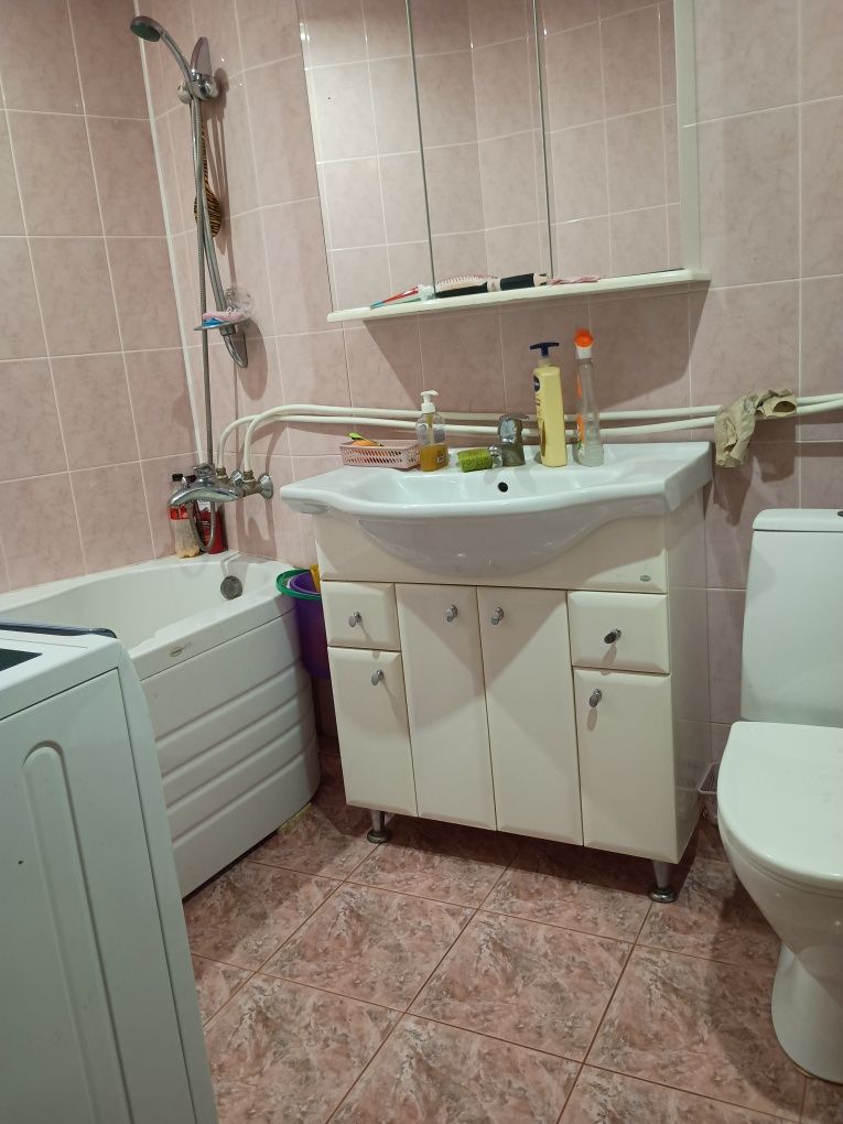 Здається 1 кімната в квартирі з власником біля Будинку Торгівли
