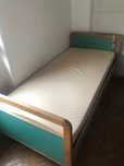 Cama articulada elétrica c/ mesa de apoio
