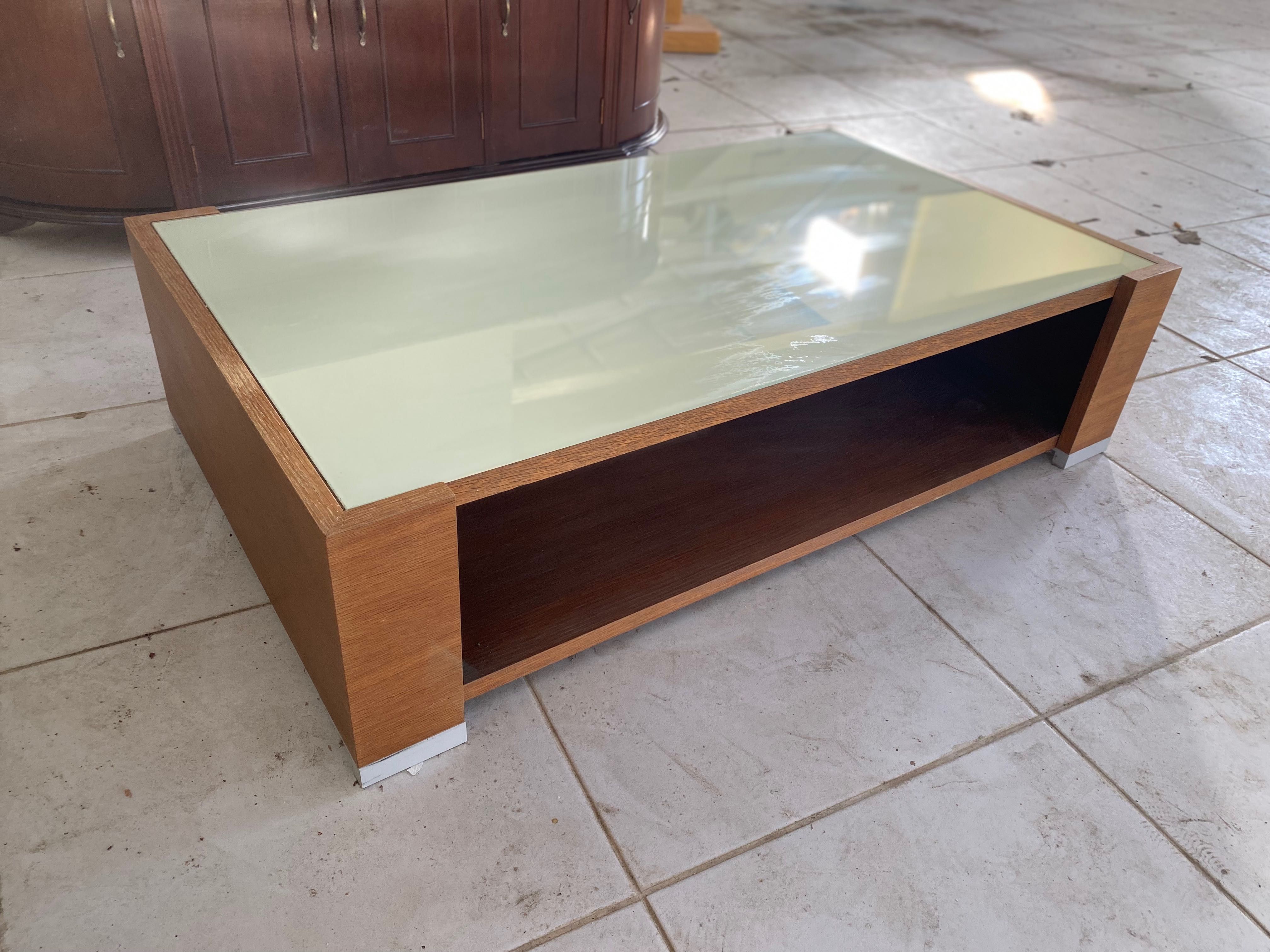 Mesa de centro com vidro