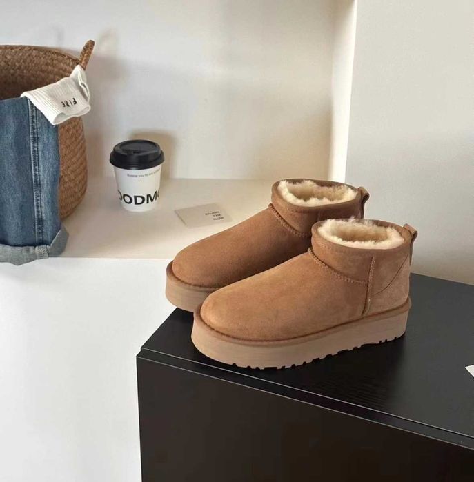 Buty damskie UGG_Classic_UltraMini Trampki Trampki Roz.39