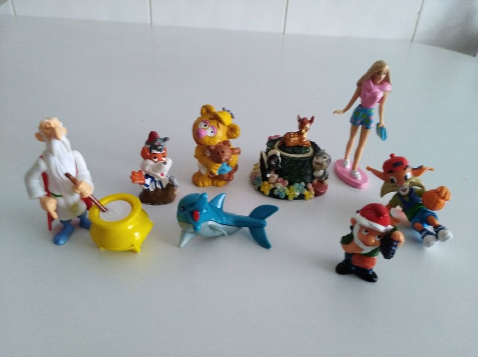 Bonecos vários em pvc