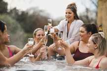 Domy na imprezy z prywatnym JACUZZI, SAUNĄ. Kawalerskie, Panieńskie.