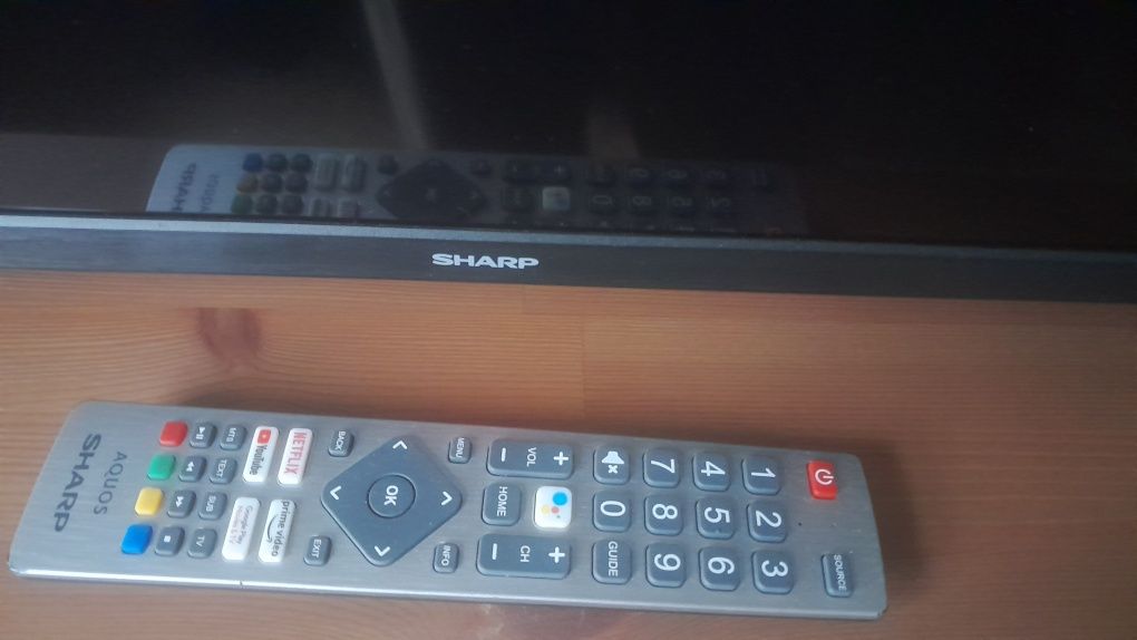 Tv smart sharp z pilotem