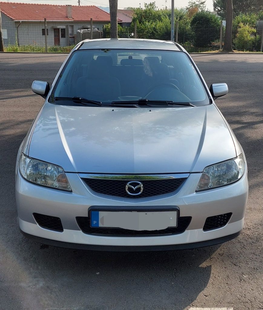 Mazda 323f de 2002