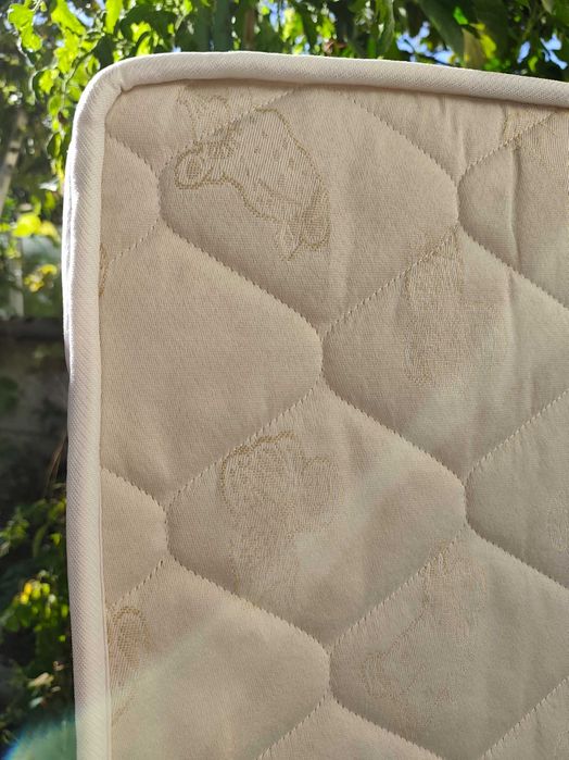Colchão de molas para berço/cama de criança (120x60) - cor creme