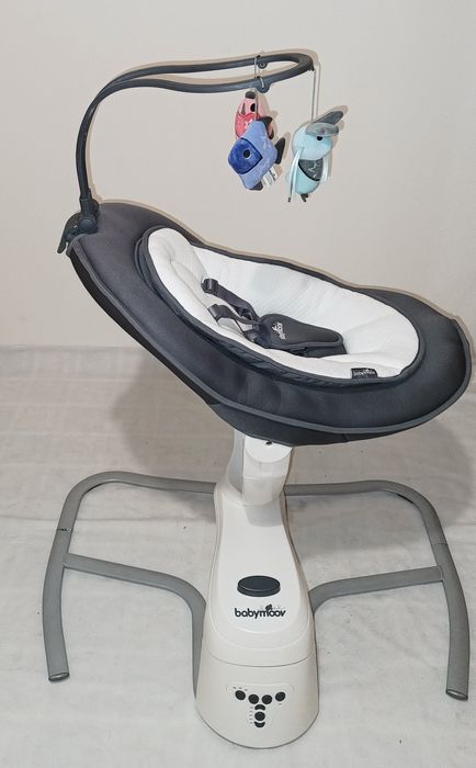 Шезлонг заколисуючий центр BabyMoov Swoon