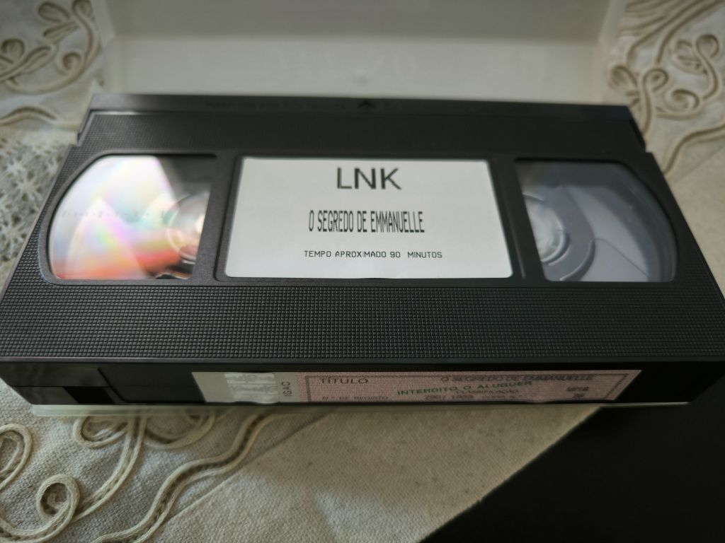 Vendo filme " O segredo de Emmanuelle" em formato VHS