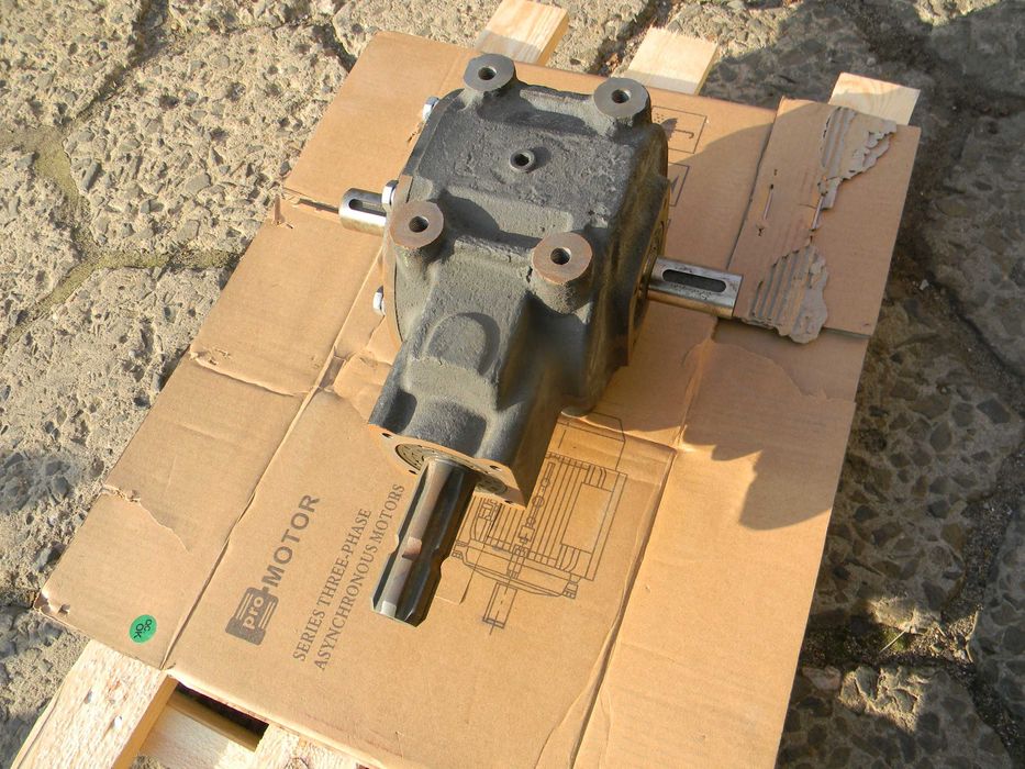 przekładnia skrzynia kopaczki krukowiak PRK-090-02.KK1.L/P 1.93:1