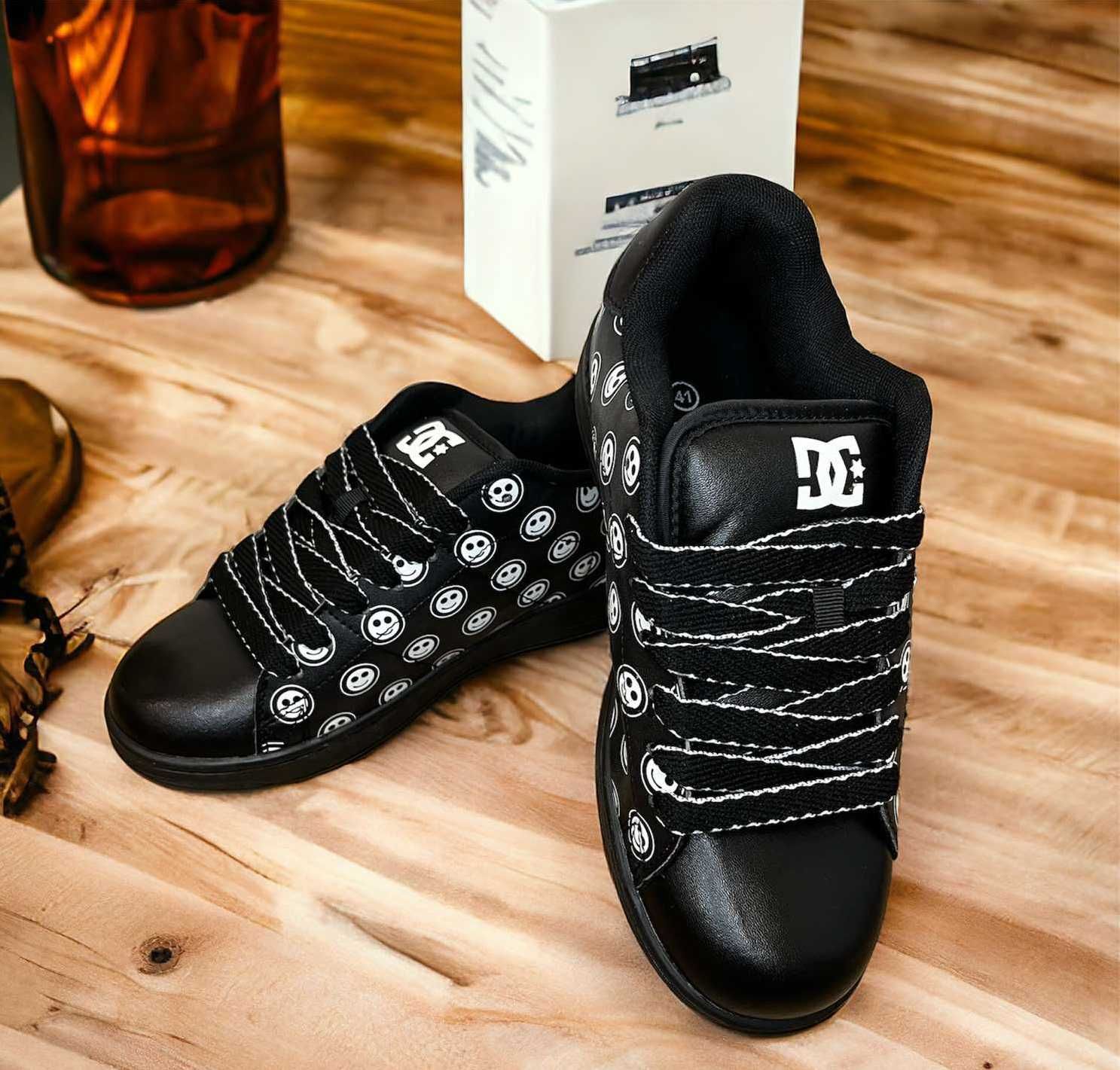 Кросівки DC Shoes з принтом