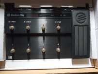 Pedaleira Rig Kontrol e Guitar Rig 3 Native Instruments