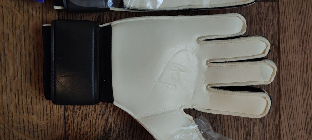 Воротарські рукавиці Joma AREA