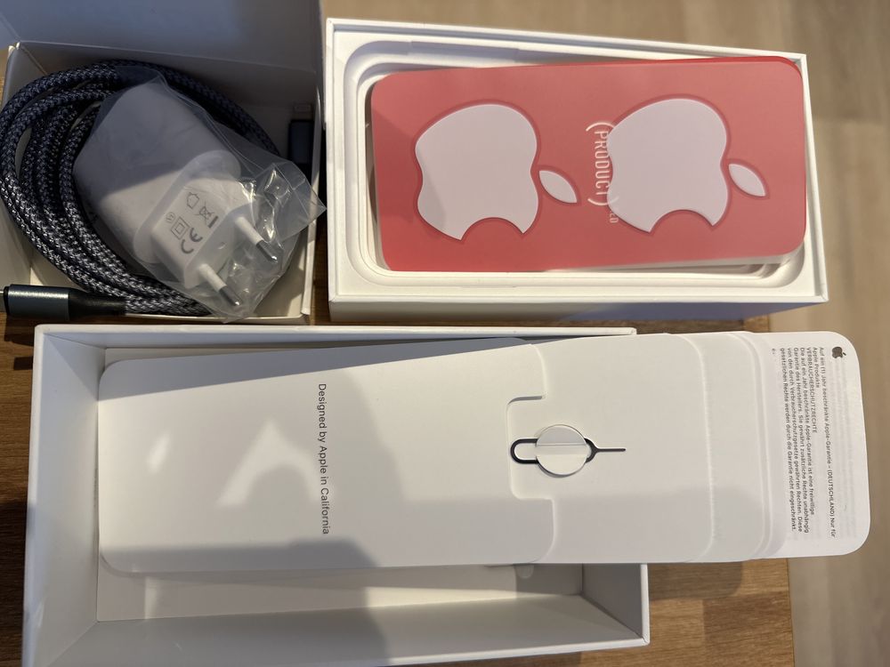 Apple iPhone 11 128GB + nowe etui + szkło + ładowarka + kabel