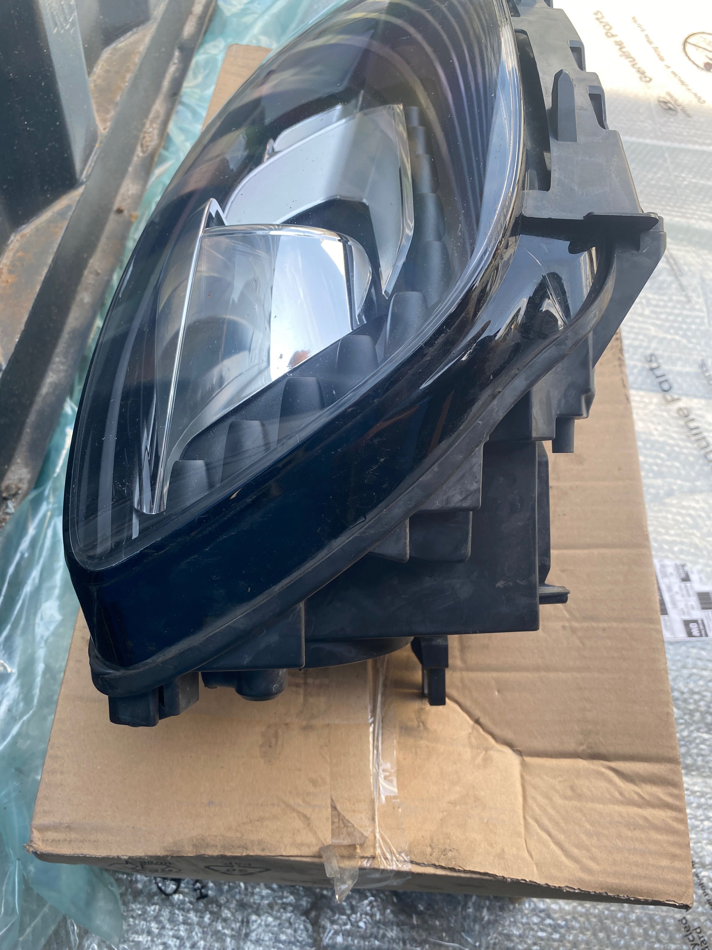VW SHARAN II 7N1 Bi-Xenon lampa przednia przód prawa skrętna idealna