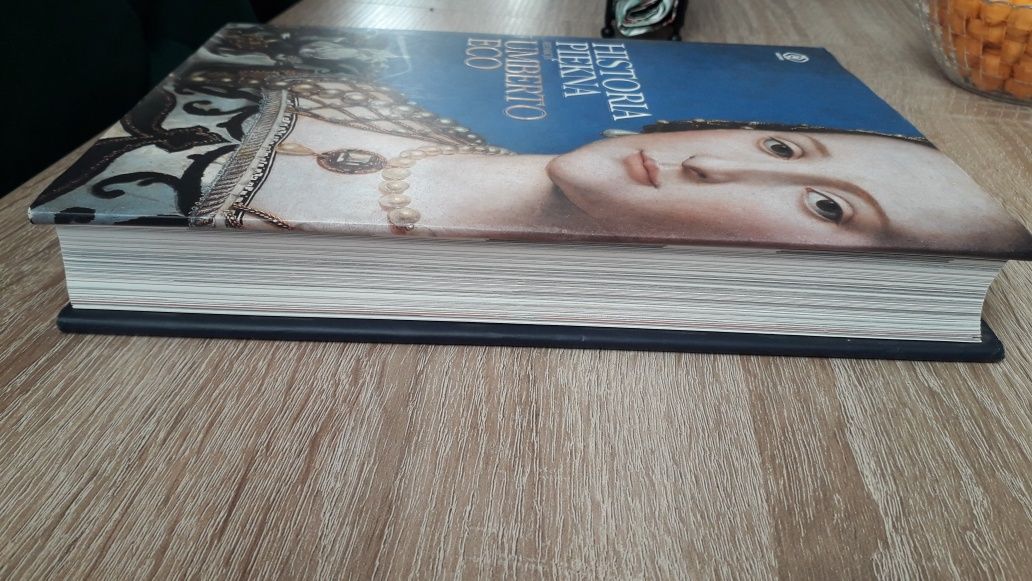 Umberto Eco, Historia piękna.