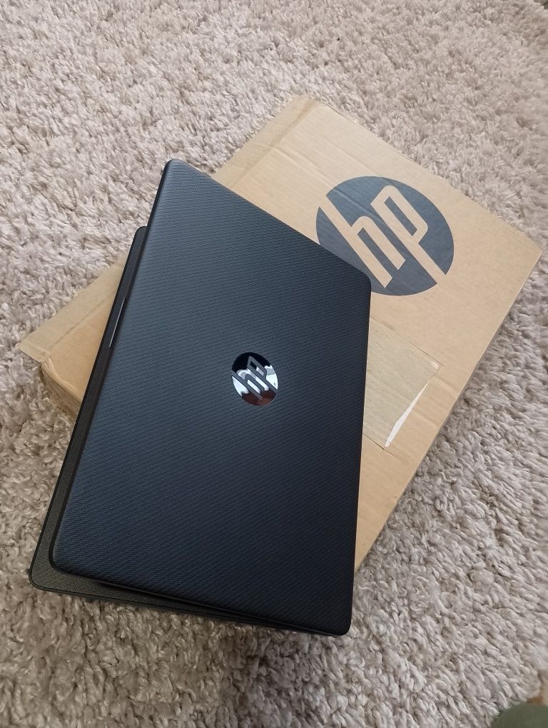Ноутбук hp новий 2022 рік,ssd диск,14 дюймів,4 оперативної пам'яті