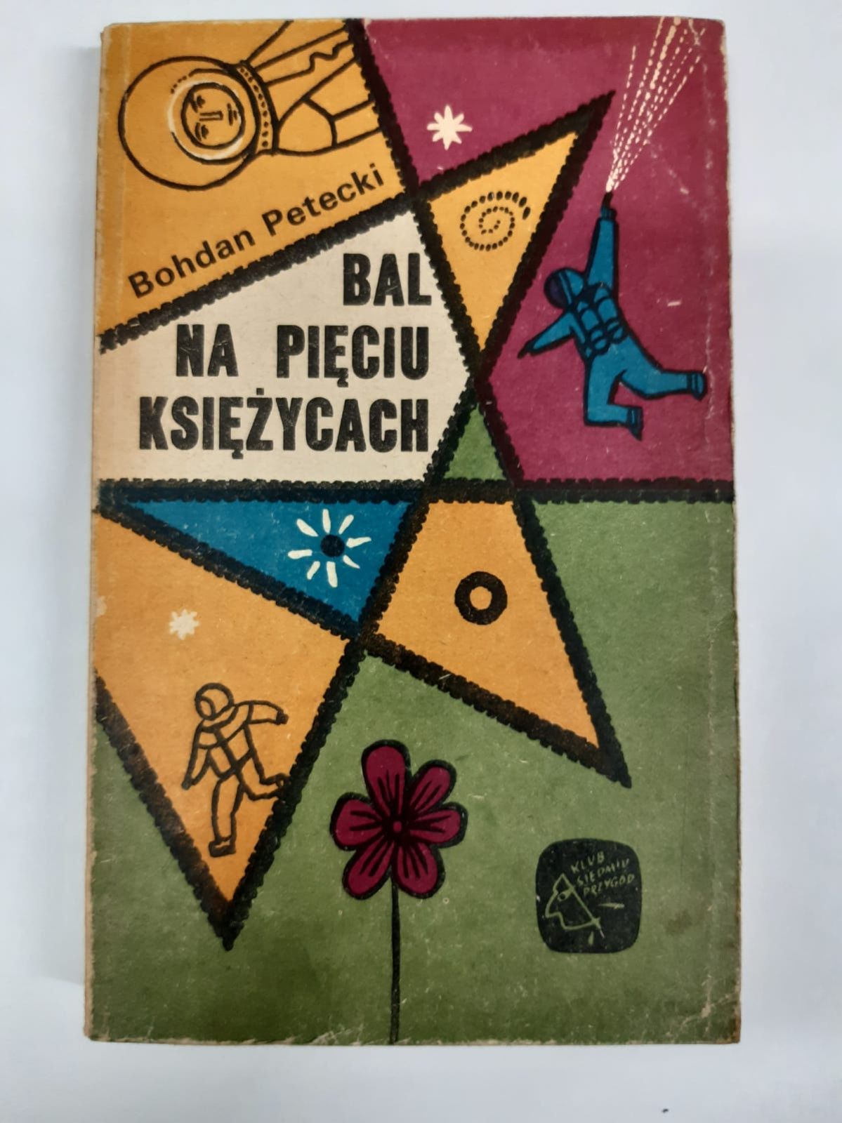 Bal na pięciu księżycach Petecki