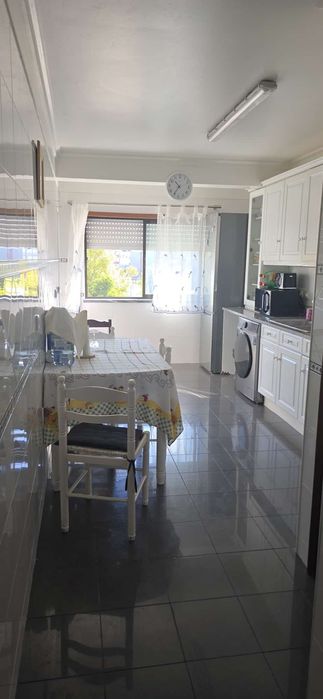 Quarto Confortável e Bem Localizado!!