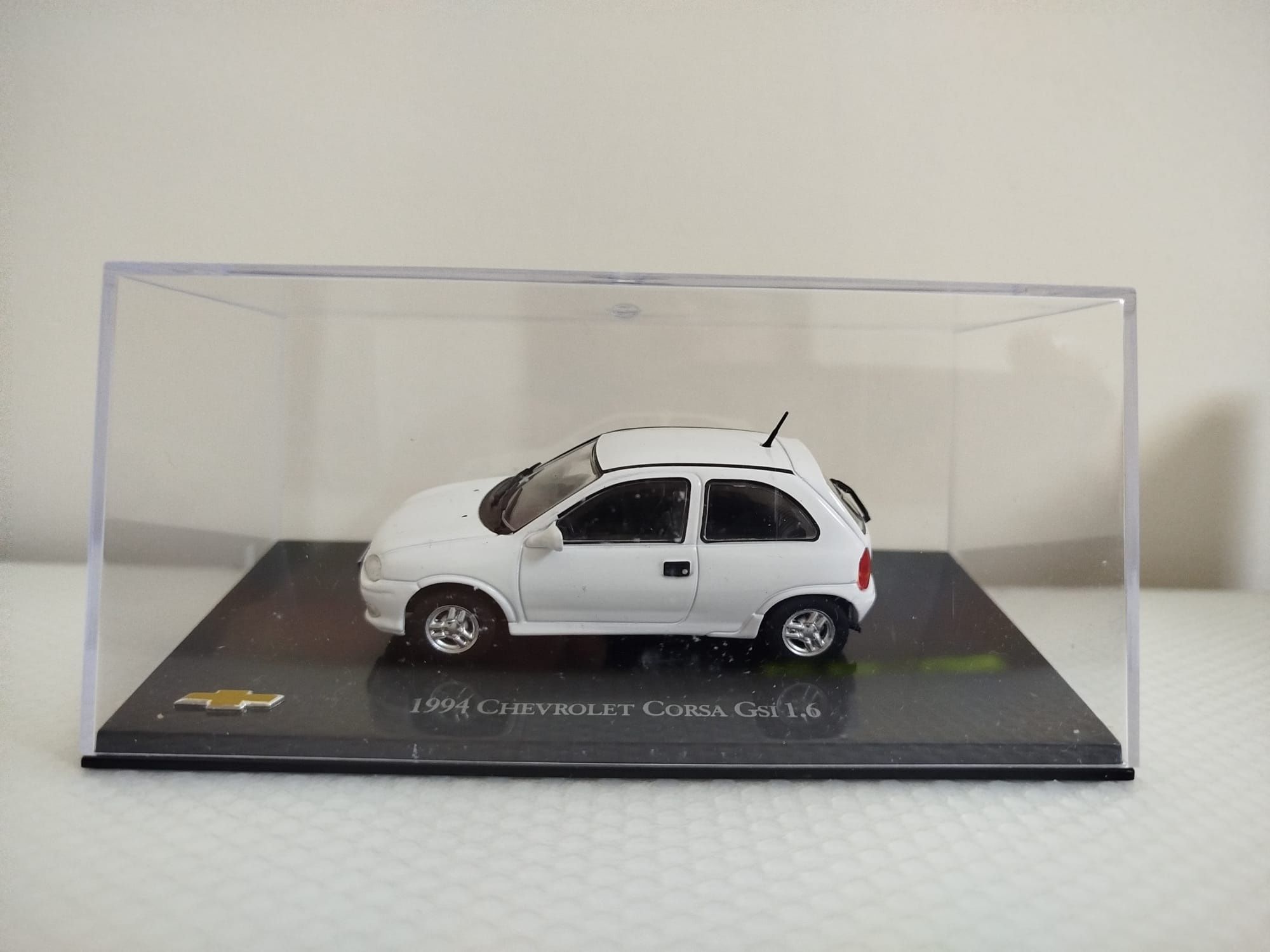 Miniatura Chevrolet Corsa GSI 1/43 Nova