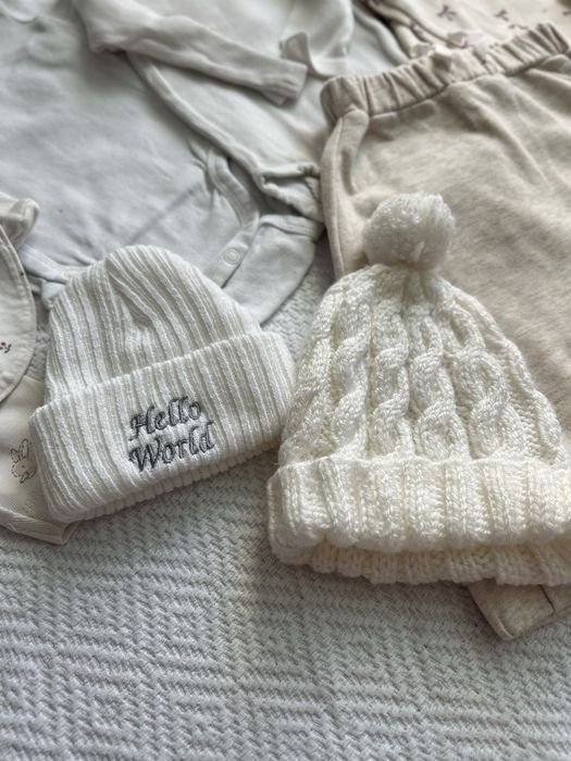 Комплект одягу для дівчинки в пологовий 56/62 розмір