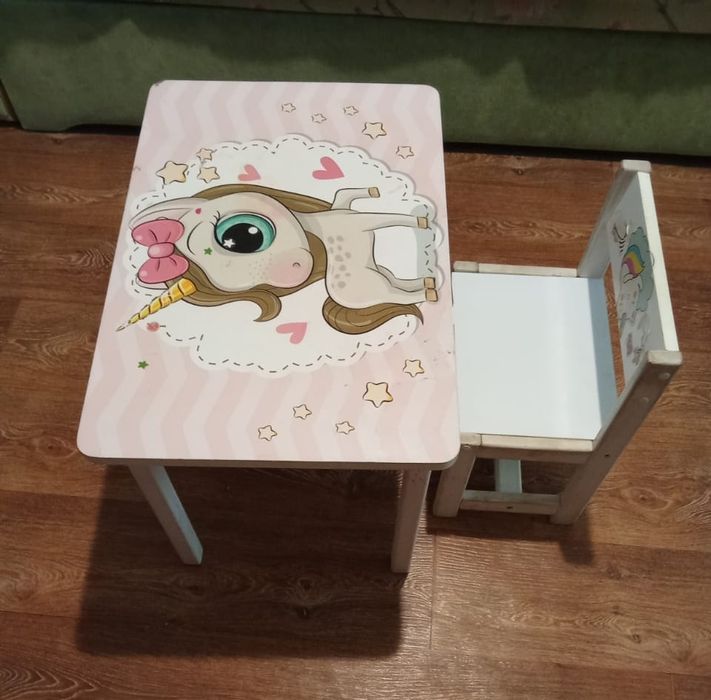 Продам детский столик