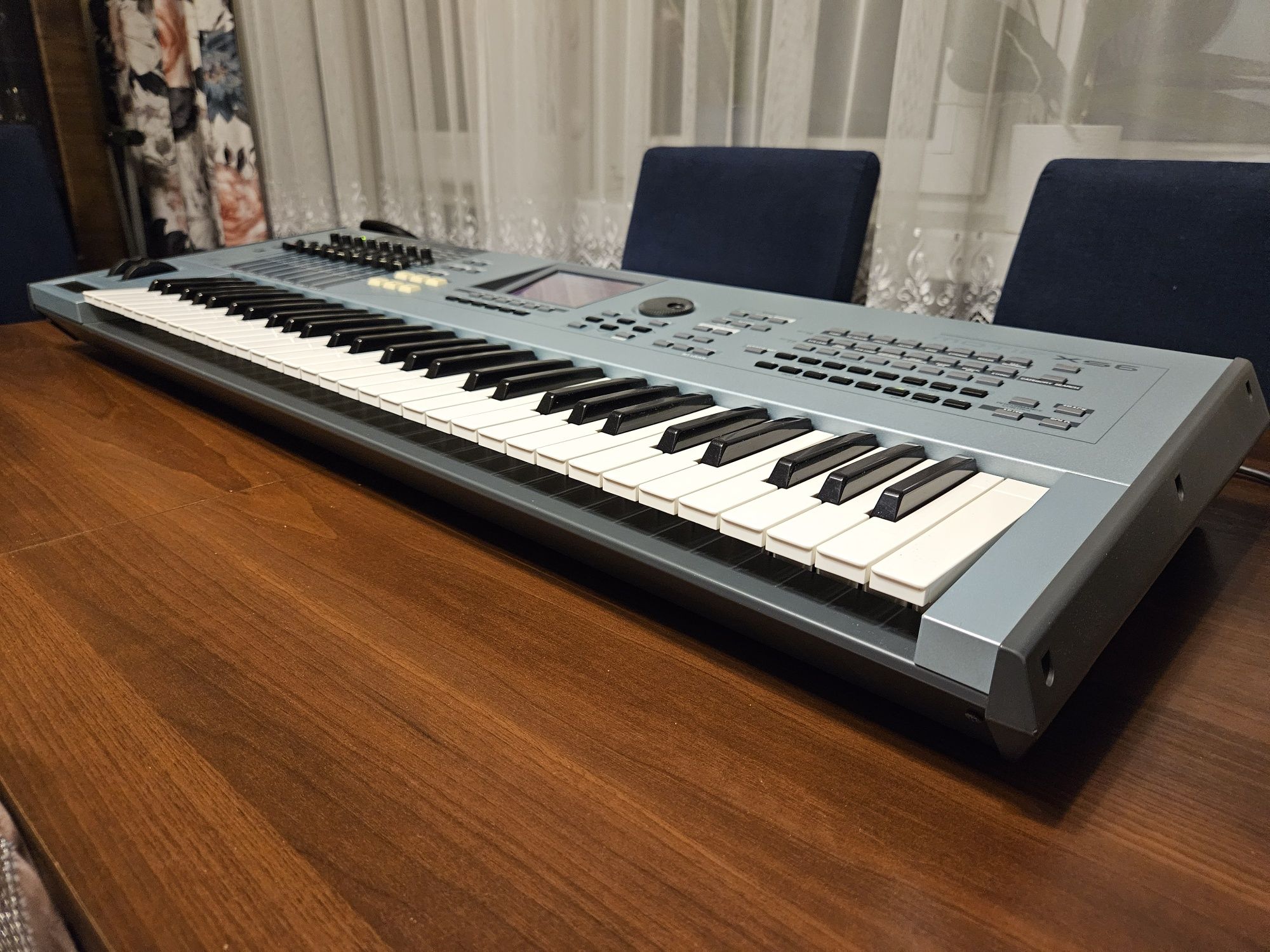 Yamaha Motif XS6 + twardy futerał Romanowicz