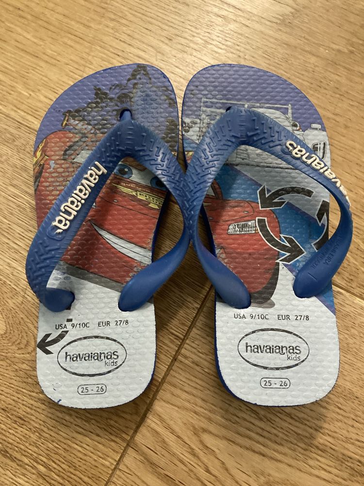 4 pares de Havaianas de crianca em bom estado