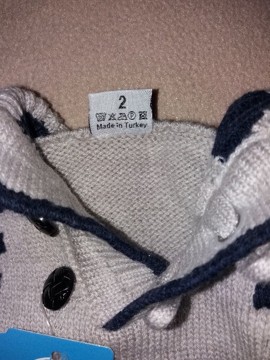Продам новый теплый детский свитер на 2-3 годика рост 92-98см.