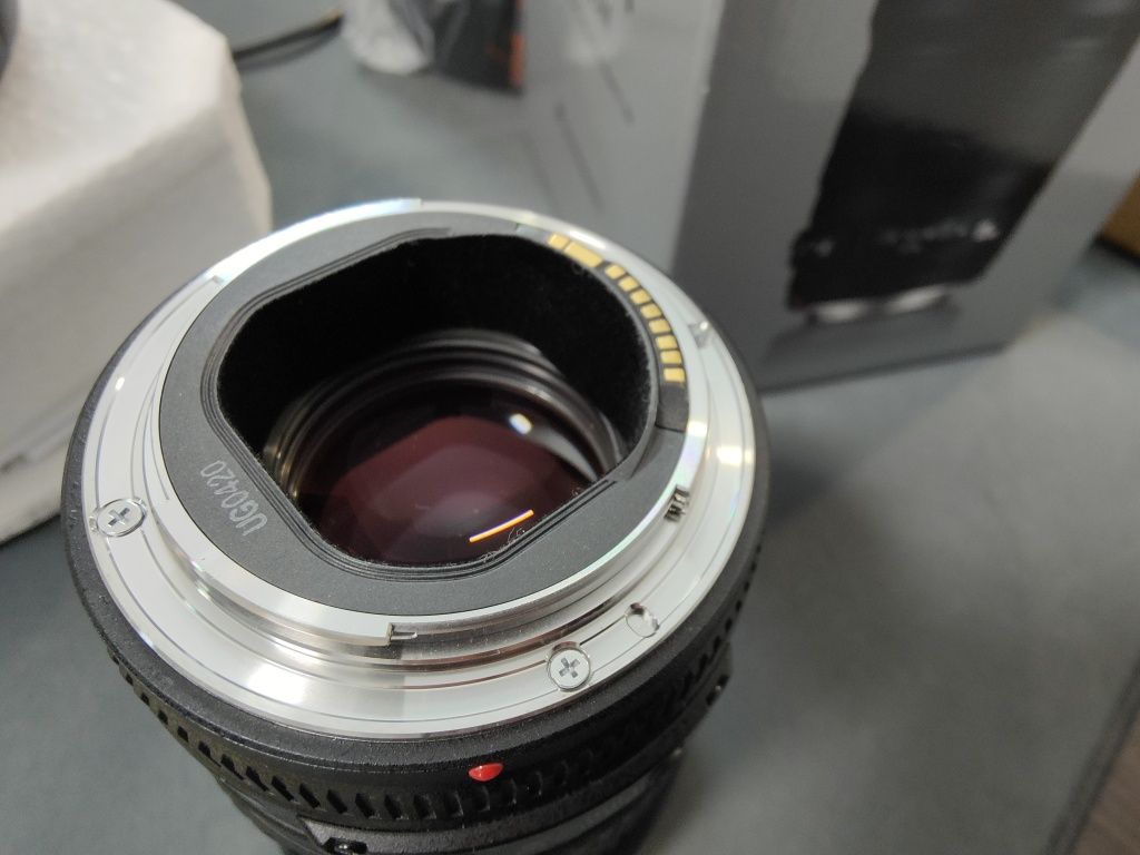 Canon EF 135mm f2 в новом состоянии