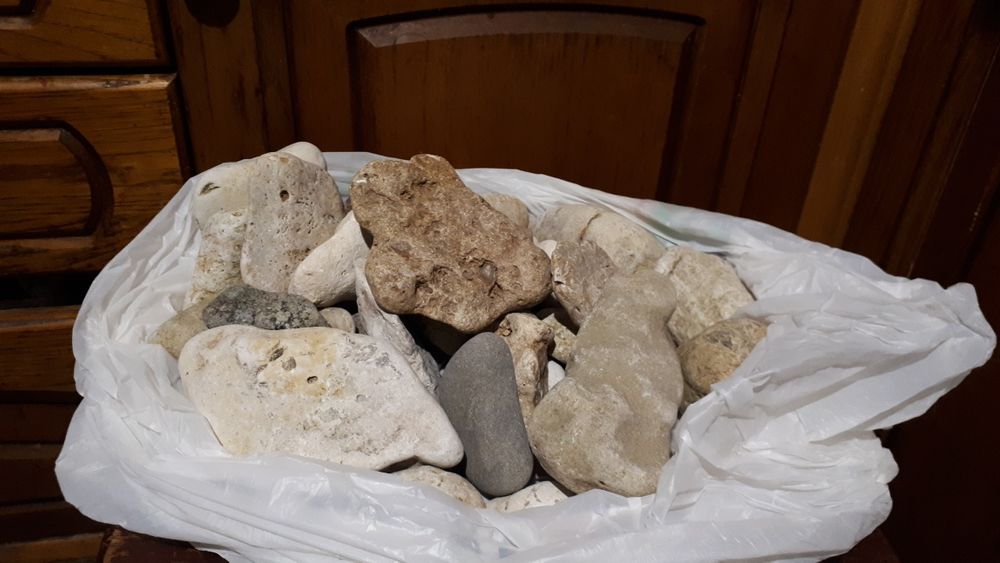 Грунт камни для аквариума ,большие Черн.море